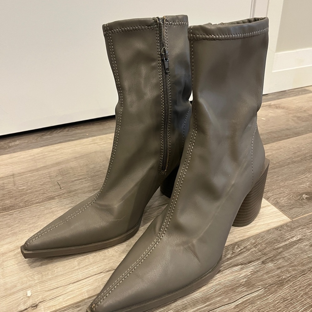 OAK + FORT Taupe Heeled Boots